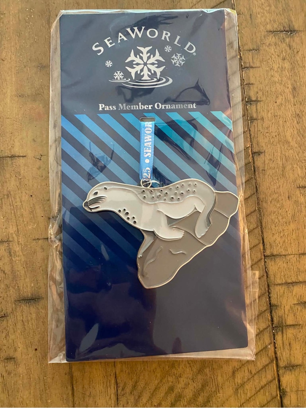 SeaWorld Orlando 2025 Pass Member Ornament